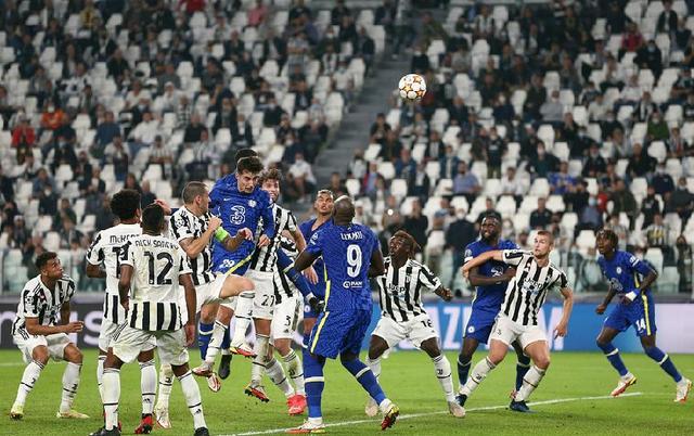  利兹联绝平曼城保留保级希望  